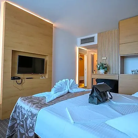 Complex Hotelier Steaua De Mare - Delfinul Szálloda 3*